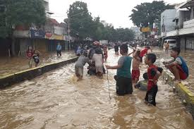 Karangan tentang banjir 3 paragraf. 12 Contoh Karangan Narasi Terbaik Tahun 2021 Informasi Pendidikan