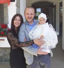 Lidia buble are o relație foarte apropiată cu familia ei, iar acest lucru se vede pe rețelele de socializare unde. Roata S A Intors In Timp Ce RÄƒzvan Simion SuferÄƒ DupÄƒ DespÄƒrÈ›irea De Lidia Buble Diana E FericitÄƒ AlÄƒturi De Noul Iubit