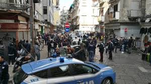 Tornano le sparatorie nel cuore di napoli. Napoli Sparatoria Con La Polizia Durante Rapina 17enne Ucciso