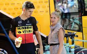Wij willen wout van aert en sarah de bie bedanken voor het vertrouwen in 3bouw en wensen wout en sarah veel geluk in hun 3bouw houtskeletbouw woning. Pin Van Mirthe Straetemans Op Life As Couple In 2021 Vrouw Trouwen Foto