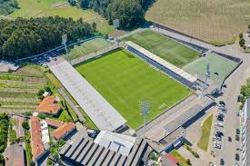 Parque joaquim de almeida freitas (moreira de conegos). Moreirense Tambem Devera Jogar O Que Resta Da I Liga No Seu Estadio Mais Guimaraes