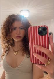 Sydnee Davis (@sydneedaviss)