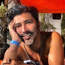 Jimmy Mena (@jimmymena)