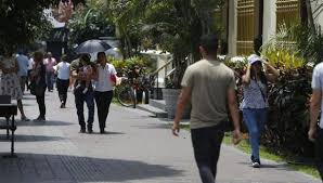 Las fuertes lluvias han sumergido partes de europa central. Clima En Lima Clima Hoy Domingo 31 De Enero La Capital Soportara Una Temperatura Maxima De 30 C Segun Senamhi Verano Lima El Comercio Peru