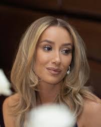 Melissa Iglesias's Instagram, Twitter & Facebook