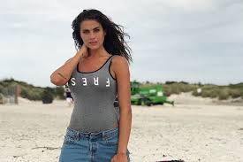 Saat masih berprofesi sebagai umbrella girl, dia kerap mengalami pelecehan seksual di paddock. Sofia Novello Pacar Hot Valentino Rossi