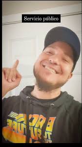 Mi mamá siempre se arregla para salir, ella me decía siempre "hijo, la  gente no tiene porque calarse a una vieja fea y mal arreglada" . , Siempre  me insistió en estar bien vestido y arreglado, peinate ...