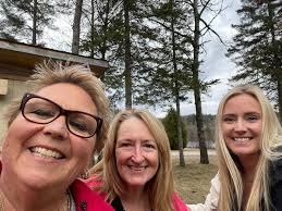 Wooo Hooo! Full house and lots of joy and energy being expended at the  Lindsay Legion tonight! Go Jennine ❤️