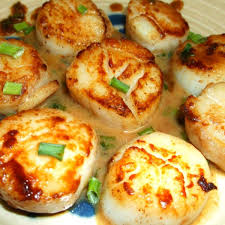 Pan Seared Sea Scallops In Herb Butter Wine Sauce Rezept Rezepte Essen Kochrezepte
