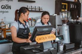 Sebagai contoh, calon seorang siswazah masih bertugas sebagai cashier di sebuah pasaraya (kerja sementara menunggu yang sesuai dengan kelulusannya), dan sekarang calon memohon tugas sebagai eksekutif akaun di sebuah syarikat swasta. 5 Tugas Kasir Tak Sekadar Layani Pelanggan Post