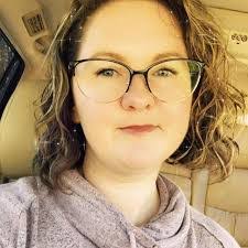 Elizabeth Franks's Instagram, Twitter & Facebook