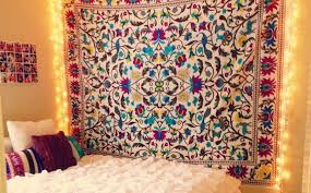 Warna putih yang mendominasi akan membuat kamarmu makin nyaman untuk ditempati. 25 Desain Kamar Kos Keren Buat Anak Kuliahan