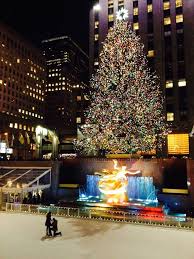 Contoh cover proposal panitia proposal natal merupakan salah satu upaya dari para panitia natal untuk bisa melengkapi dana. Help The Internet Find The Mystery Couple Who Got Engaged At Rockefeller Center