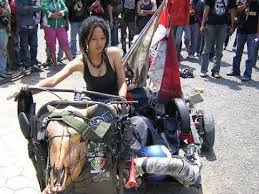 Angga and ani from indonesia are extreme vespa lovers. Pin Oleh Ismail Bagus Di Vespa Extreme Vespa