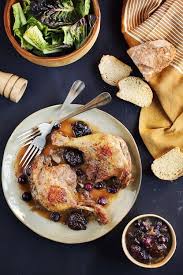 Cuisses De Canard Aux Pruneaux Et Myrtilles Chefnini Cuisse De Canard Recette Canard Cuisson Cuisse De Canard