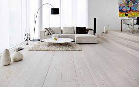 Idee Per Arredare Un Soggiorno Bianco Dal Design Moderno Mondodesign It Pavimenti In Legno Bianco Arredamento Progetto Casa