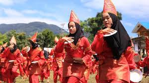 Di dalam tarian ini sangat menonjolkan rasa kekompakan, sopan santun, keagamaan, kepahlawanan dan kebersamaan. Macam Macam Tari Tradisional Dan Asalnya Dari Sumatera Hingga Papua Hot Liputan6 Com