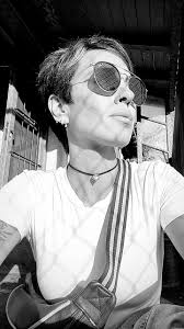 Tan intensa … cómo el café;, Tan intensa como la luz y el sol;, Tan intensa  como el fuego o el frío;, Tan Intensa y dramática;, Tan Intensa y  romántica;, Tan Intensa como una bomba a punto de ...