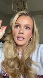 Heather Hux's Instagram, Twitter & Facebook