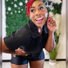 Shatoya Smith's Instagram, Twitter & Facebook