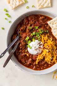 Made With Two Types Of Ground Beef And Loaded With Flavor You Ll Never Miss The Beans In This Slow Cooke In 2020 No Bean Chili Beanless Chili Recipe Slow Cooker Chili