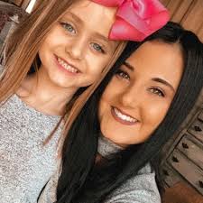 Michaela Hodge (@hodge_michaela)