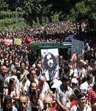 Kazim koyuncu funeral in istanbul 25.06.2005. Kansere Yenilen Karadenizli Sarkici Kazim Koyuncu Nun Cenaze Toreninde Gozyaslari Sel Oldu Detaylar Bir Tik Otede Ucankus