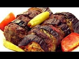 Böylece yemek yapmaya fırsat bulamadığım çok yoğun bir günde hayatımı kurtardı adeta. Firinda Patlican Kebabi Tarifi Evde Kolay Ve Pratik Kebap Yapilisi Kadin Giyim Ve Moda