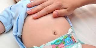 Muchas hernias son asintomáticas, pero algunas se incarceran o estrangulan, lo que causa dolor y requiere cirugía inmediata. Hernia Inguinal Sintomas Y Tratamiento En Ninos Clinica Las Condes