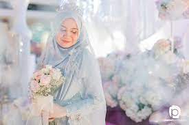 Neutral kelabu biru, lembut syurga, azure yang menakjubkan atau warna bunga jagung akan sesuai untuk hiasan dinding di dalam bilik tidur. 35 Inspirasi Bunga Tangan Untuk Si Pengantin Sweetpictures