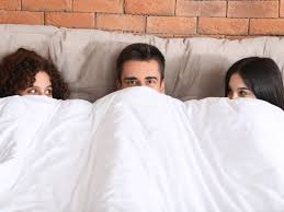 Dal Calippo Tour alla Sex Roulette: il sesso per i giovani è una pericolosa  sfida social - Corriere Nazionale