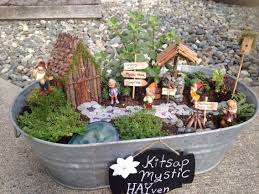 These popular perennial flowers thrive in a wide range of hardiness zones, making them ideal for all types of daylily: 30 Amazing Fairy Garden Ideas You Can Try At Home Diy Home Art