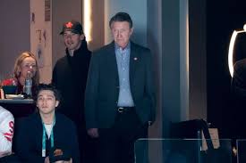 Wayne Gretzky faces World Cup backlash after 'abandoning' Canada