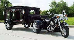 Harley Davidson Road King Funeral Trike This Is How I Wanna Go Out Lol Harley Davidson Harley Harley Davidson Bikes