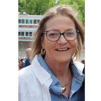 Theresa Comer's Instagram, Twitter & Facebook