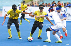 Kemudian 1 pemain sebagai gelandang bertahan, 4 pemain berikutnya adalah gelandang penyerang dan 1 pemain lainnya merupakan seorang penyerang. Kakibola Mesti Kagum Orang Buta Pun Boleh Main Bola Sepak Wayang Mstar