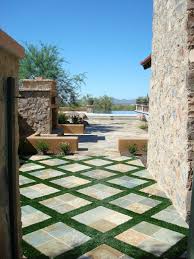 Artificial grass is becoming ever more popular with homeowners in the uk as it offers a low maintenance alternative to grass. How To Install Artificial Grass Strips Between Pavers Arxiusarquitectura