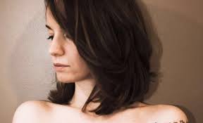 Il suo nuovo libro, dove finiscono. Andrea Delogu Dall Infanzia Difficile Al Matrimonio Felice Roba Da Donne