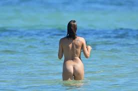 Thank you for your enquiry. Des Photos De Eve Angeli Toute Nue Sur La Plage Whassup