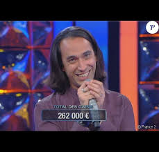 Le candidat chante un bout de chanson en français en lisant les en 1996, les salaires des animateurs sont vraiment bas…suite à cette polémique des salaires, nagui décide de quitter le service public. Herve N Oubliez Pas Les Paroles Comment L Emission A Bouleverse Sa Vie Purepeople