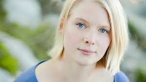 Leslie Straka's Instagram, Twitter & Facebook