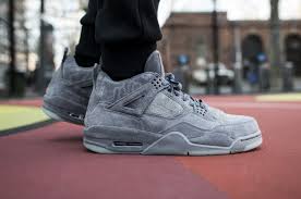 Air Jordan 4 Retro Kaws Cool Grey Suede Glow In Dark 930155 003