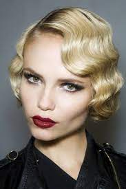 Jean Paul Gaultier At Couture Fall 2009 Backstage Retro Hairstyles Vintage Hairstyles Chic Hairstyles