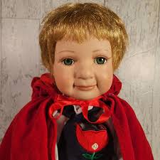 DOLL LITTLE RED RIDING HOOD VINTAGE PORCELAIN JANICE KRUEGER 2002 "Missy"
