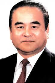 Young Moon's Instagram, Twitter & Facebook