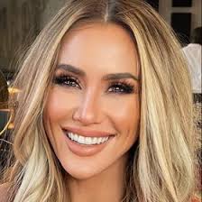 Alexis Christine's Instagram, Twitter & Facebook