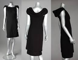 Stunning 1956 Cristobal Balenciaga Little Black Dress Simplicity At It S Finest This Tiered Little Black Dress Is Over Fif Moda Historia De La Moda Cristobal