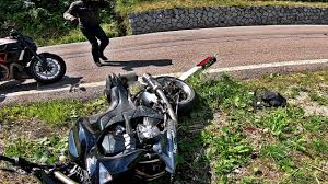 Dupasquier moto3, mugello, moto 3 unfall, champions league final, final champions league 2021, champions league 2021, champions league turkish trends now, sadat, sedat peker 8. Motorradunfall Gefilmt Biker Crashed At Penser Joch Webon One Youtube