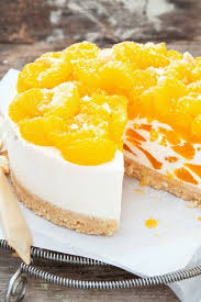 Zauberhafte Frischkase Mandarinen Torte Mit Schuss Rezept In 2021 Kuchen Rezepte Einfach Kuchen Und Torten Kuchen Und Torten Rezepte