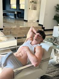 Vevten videos guys touch up